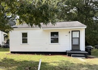 Building Photo - Two bedroom, 1 bath house in Burlington