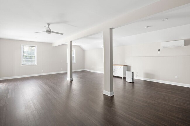 Building Photo - 14 Rose Creek Rd