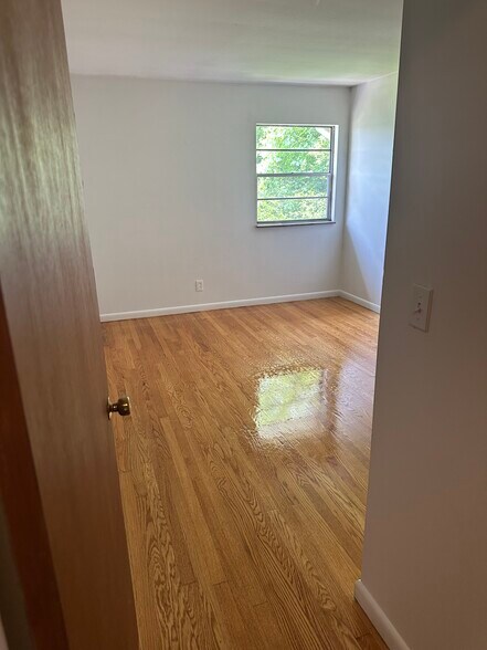 Building Photo - 2441 Old Knoxville Pike