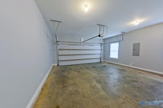 Building Photo - 1389 Old Rd