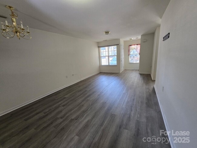 Building Photo - 639 Fawnborough Ct