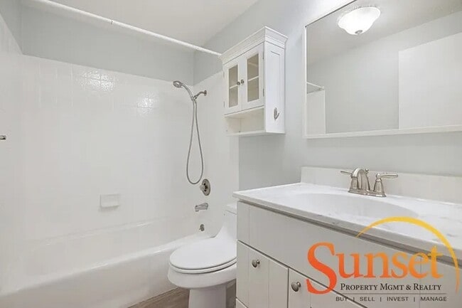 Building Photo - 7755 Starling Dr
