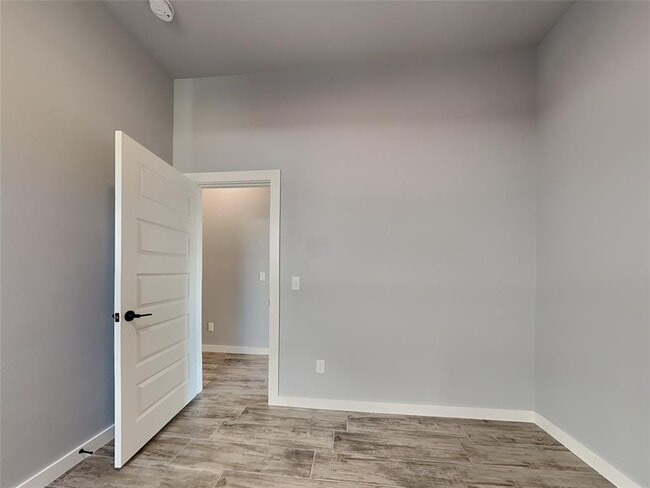 Building Photo - 312 W 3rd St