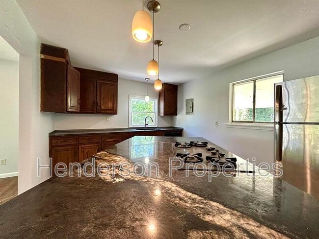 Building Photo - 908 Bilmark Ave