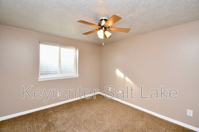 Building Photo - 3061 N 1300 E