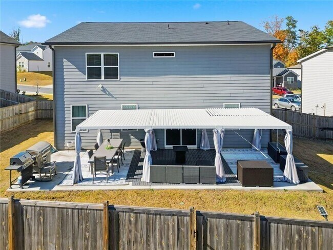 Building Photo - 196 Summit Pointe Dr