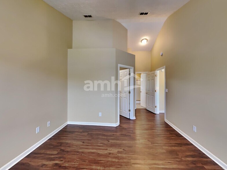 Building Photo - 326 Thetahill Rd