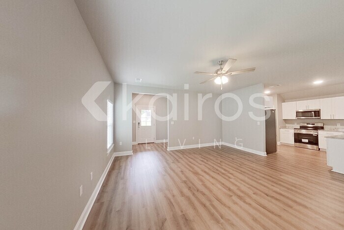 Building Photo - 13784 Pinyon Dr