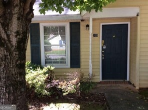 Building Photo - 200 Sheraton Ct