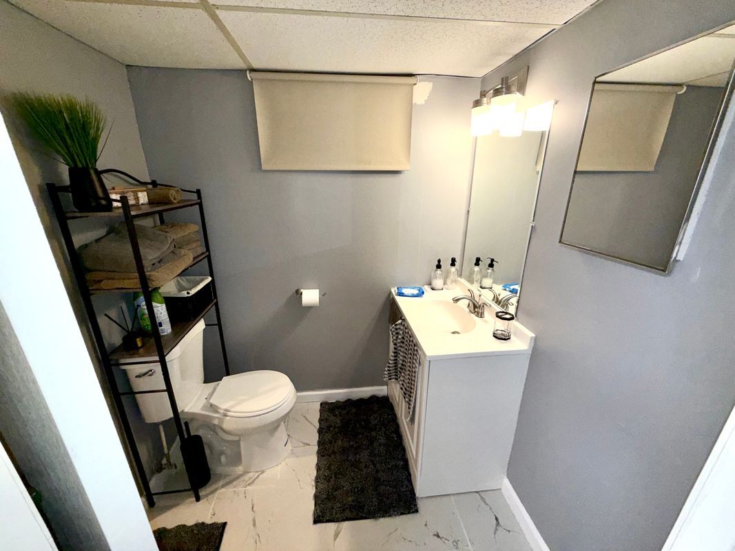 Building Photo - 6525 Kenova St