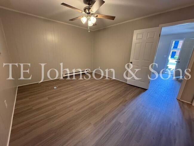 Building Photo - Cozy 1-Bedroom with Water Included