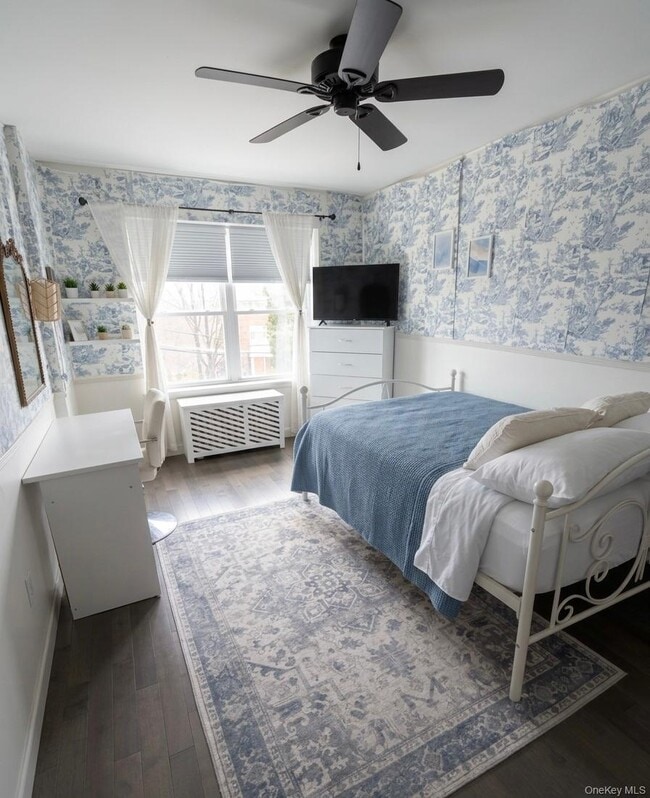 Building Photo - 305 Sixth Ave