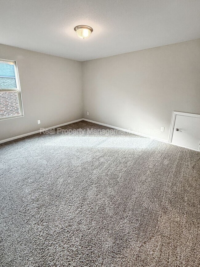 Building Photo - 452 Morning Dew Ln