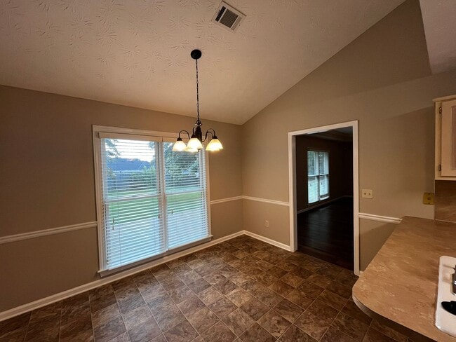 Building Photo - Blending Relaxation & Sophistication to Cr...