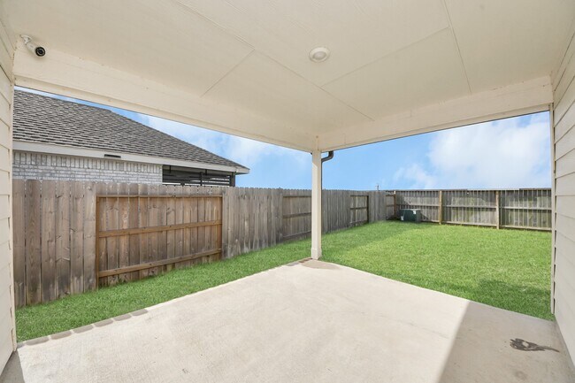 Building Photo - 26631 Castiel Dr