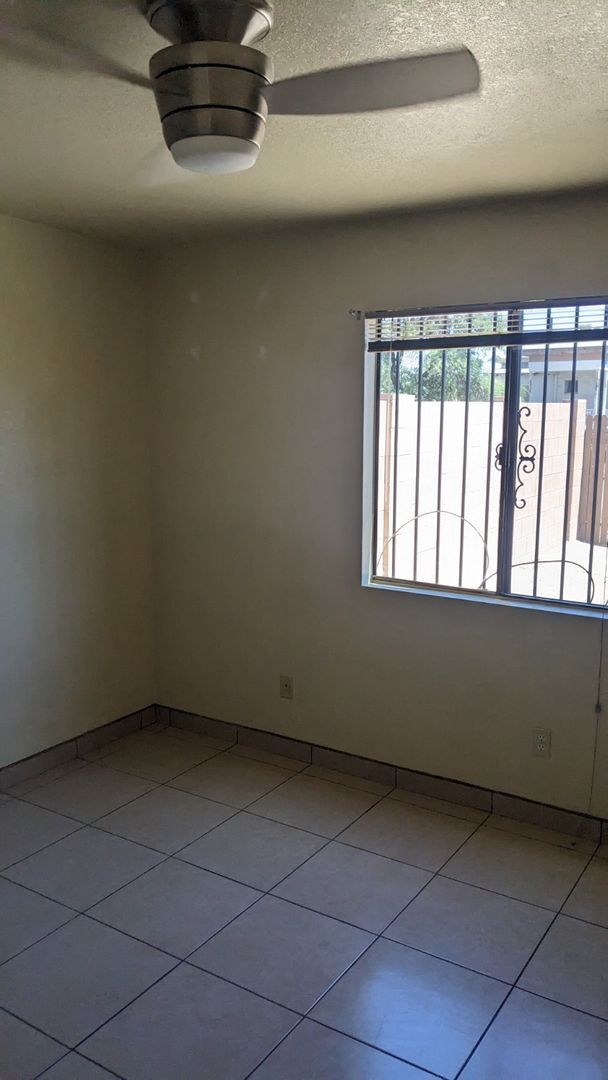 Building Photo - pm1001