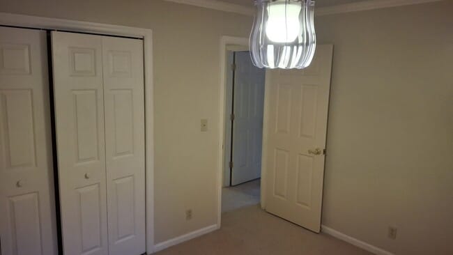 Building Photo - 108 Steele Dr