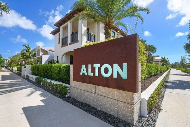 Building Photo - 1221 Faulkner Ter