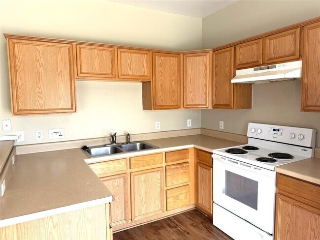 Building Photo - 1512 S Medina St