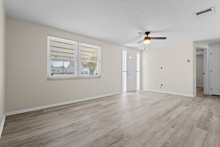 Building Photo - 2509 Sweetwood Dr