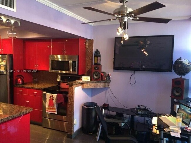 Building Photo - 2001 Atlantic Shores Blvd