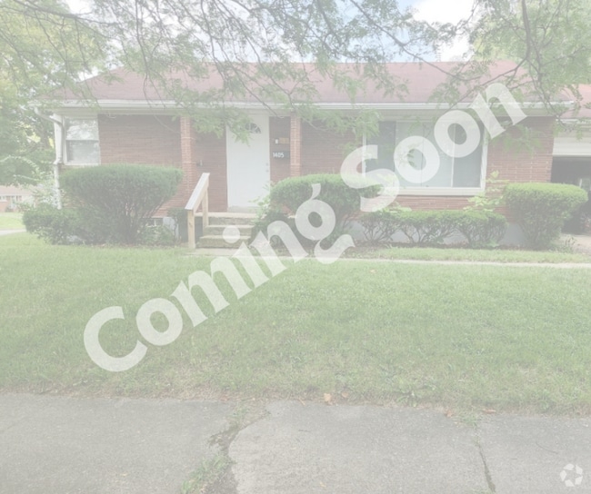 Building Photo - 1405 Benson Dr