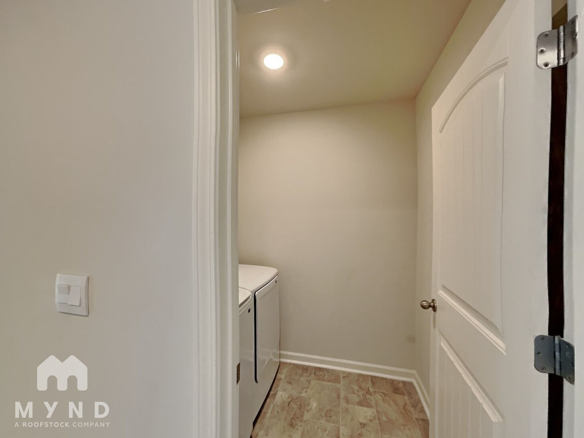 Building Photo - 8286 Middlebrook Dr