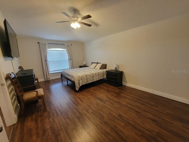 Building Photo - 6371 Shadydale Ave