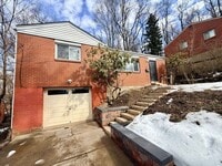 Building Photo - 630 Dornbush St