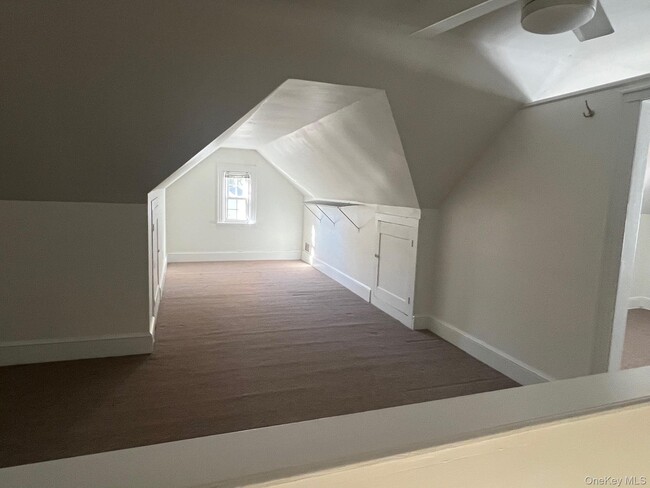 Building Photo - 100 Grant St