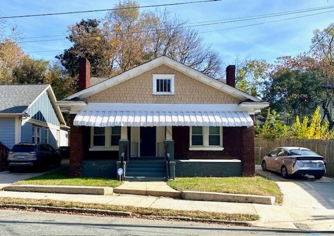 Primary Photo - Villa Heights-Belmont Area 2 or 3 bed, 2 b...