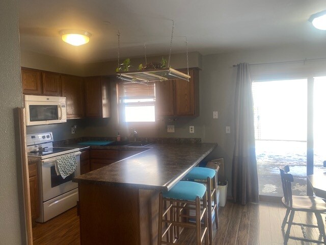 Primary Photo - 2020 W Packer Ave