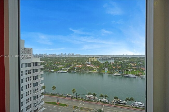 Building Photo - 4775 Collins Ave