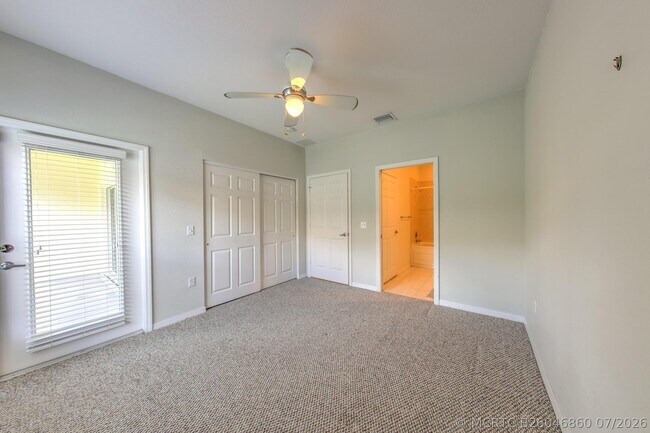 Building Photo - 1868 S Dovetail Dr