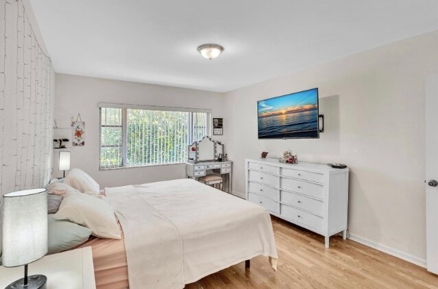 Master Bedroom - 5800 NE 22nd Way