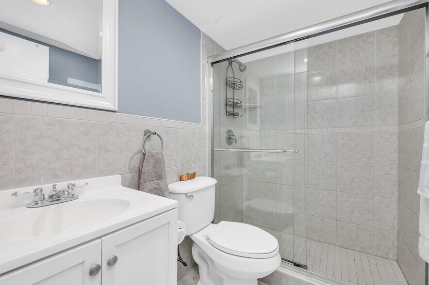 Building Photo - 3201 NE 14th Street Causeway