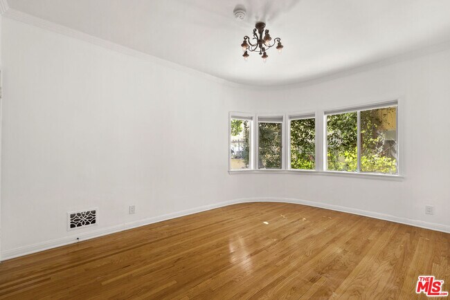 Building Photo - 1326 Londonderry View Dr