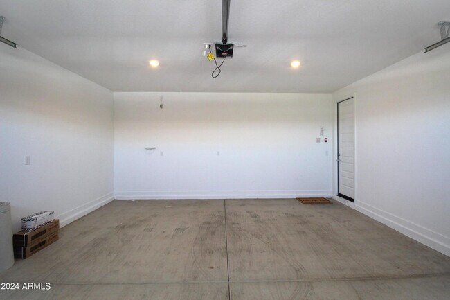 Building Photo - 1649 W la Mirada Dr