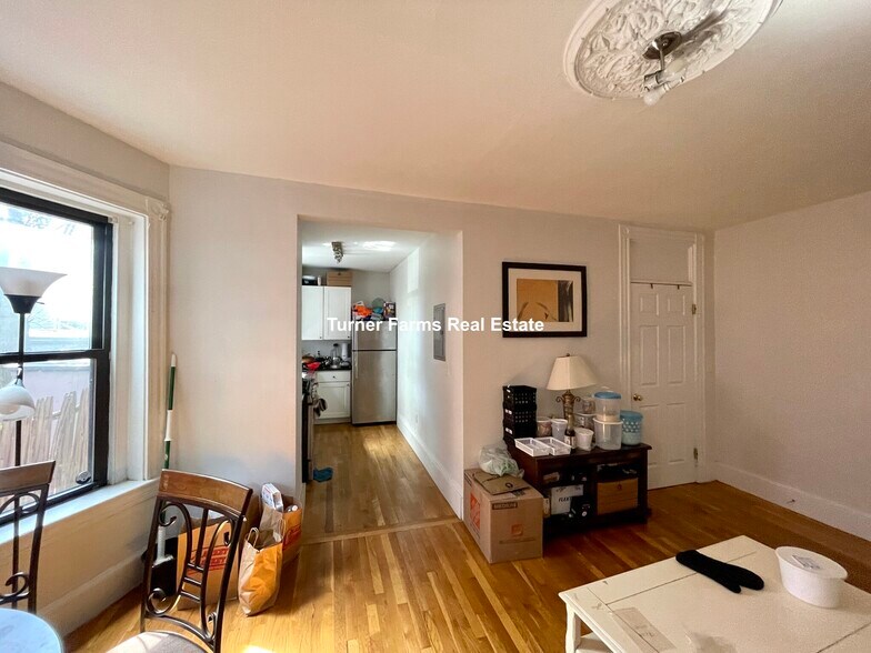 Building Photo - 40 Cedar St