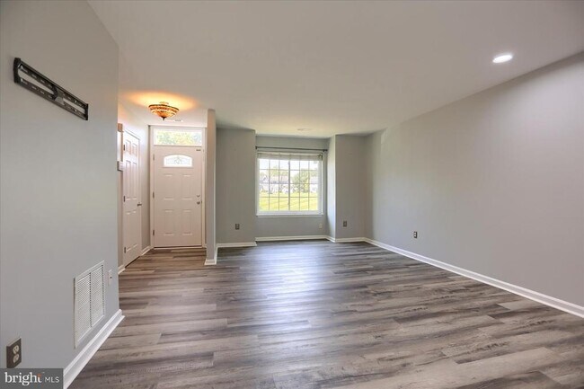 Building Photo - 618 Milford Ct