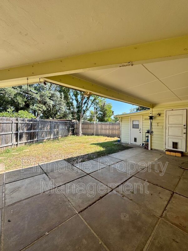Building Photo - 2528 W Avenue N