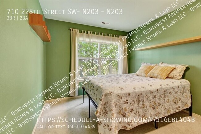 Building Photo - 710 228th St SW