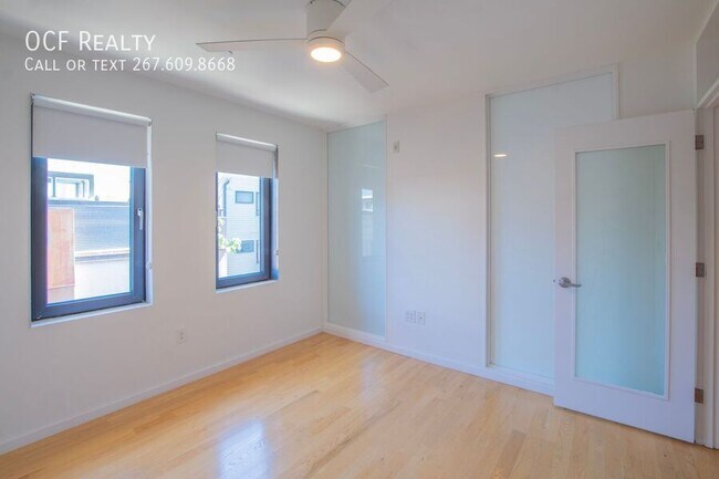 Building Photo - 152 W Laurel St