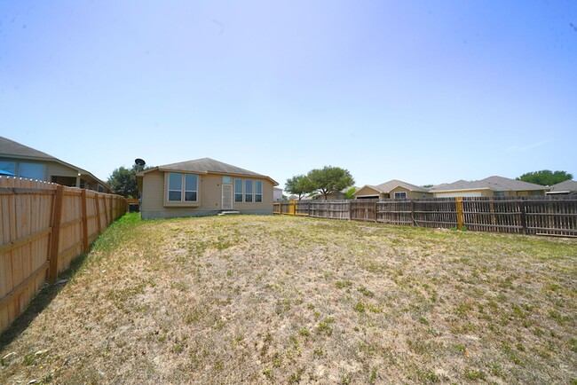 Building Photo - Great One-Story Home Near Lackland AFB Now...