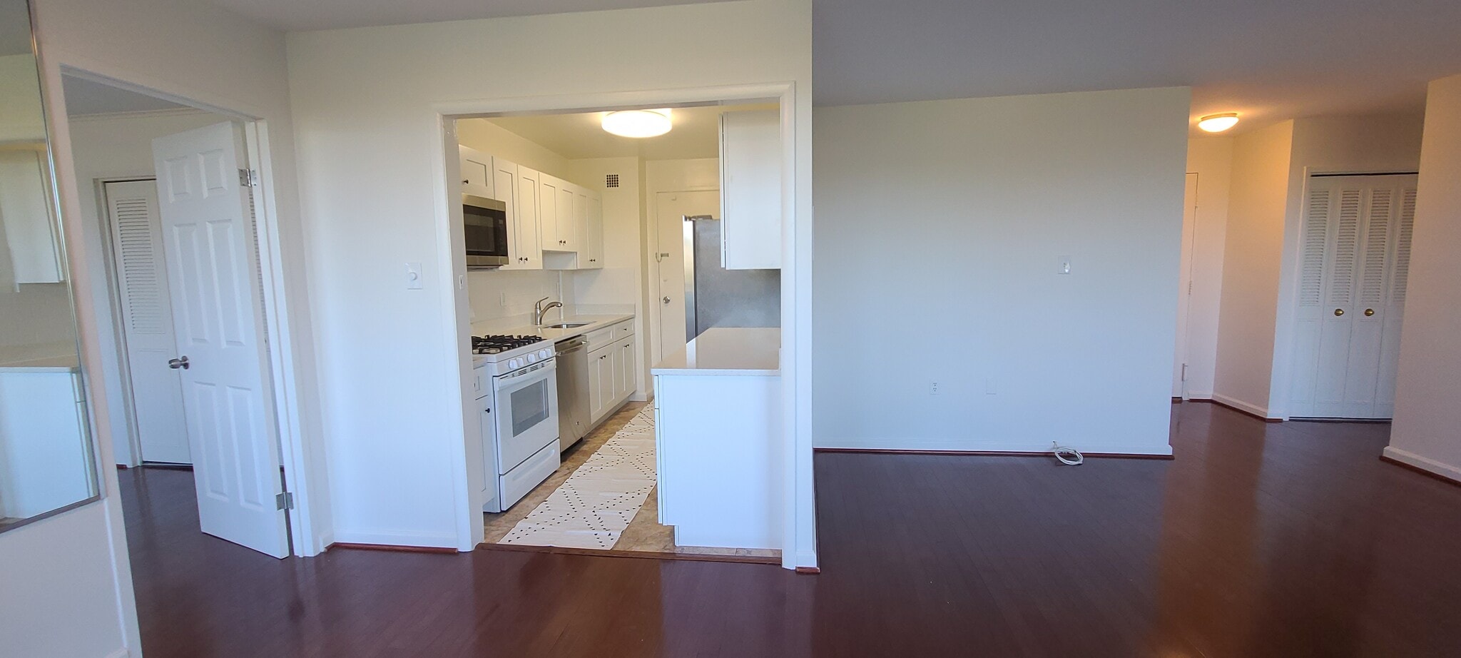 Building Photo - 10401 Grosvenor Pl