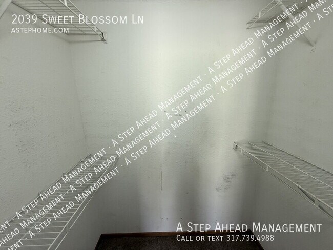 Building Photo - 2039 Sweet Blossom Ln
