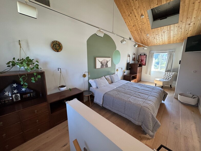 Building Photo - 22120 Rolling Ridge Dr