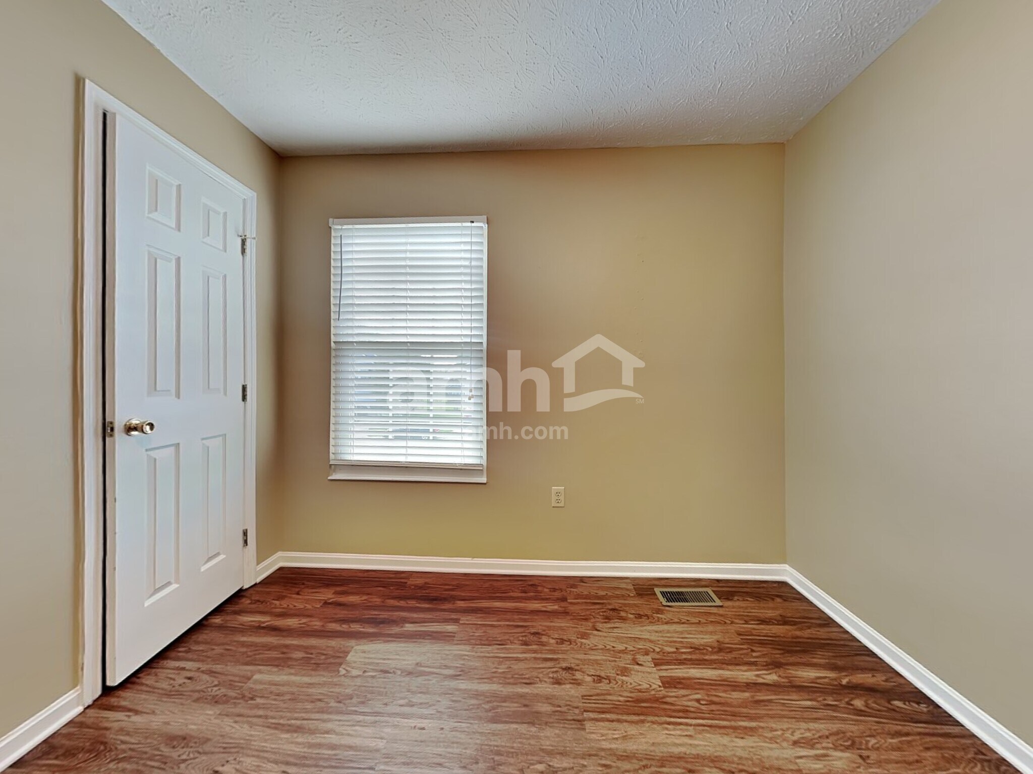 Building Photo - 1415 E Kearney Ln