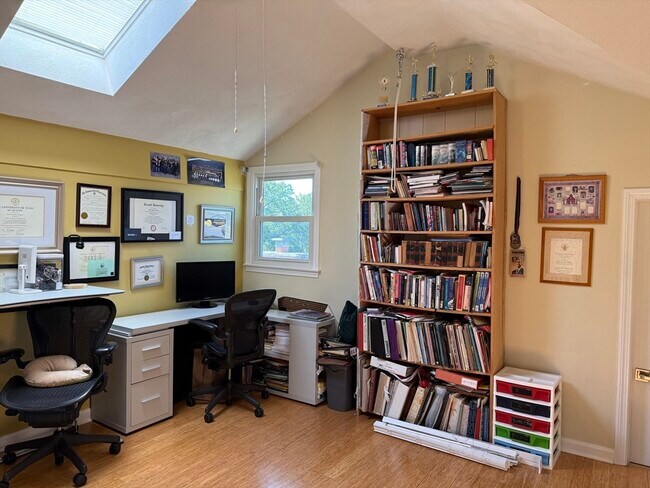 Building Photo - 1 Carnation Cir