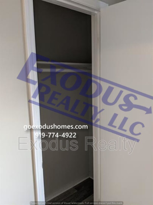 Building Photo - 5812 Shenandoah Dr